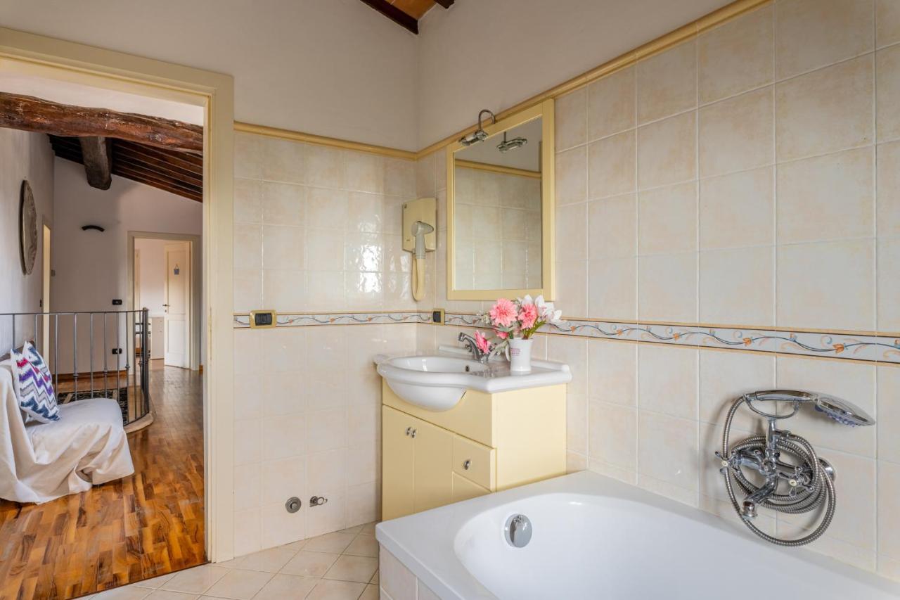 Casa Vecchia Rooms And Parking 甘巴西 外观 照片